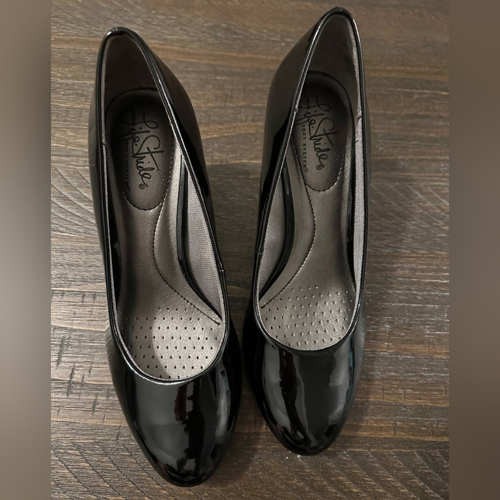 Life Stride System Pump Black 3"heel Size 6M
